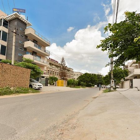 Hotel Luxury Collection Gurgáon Kültér fotó