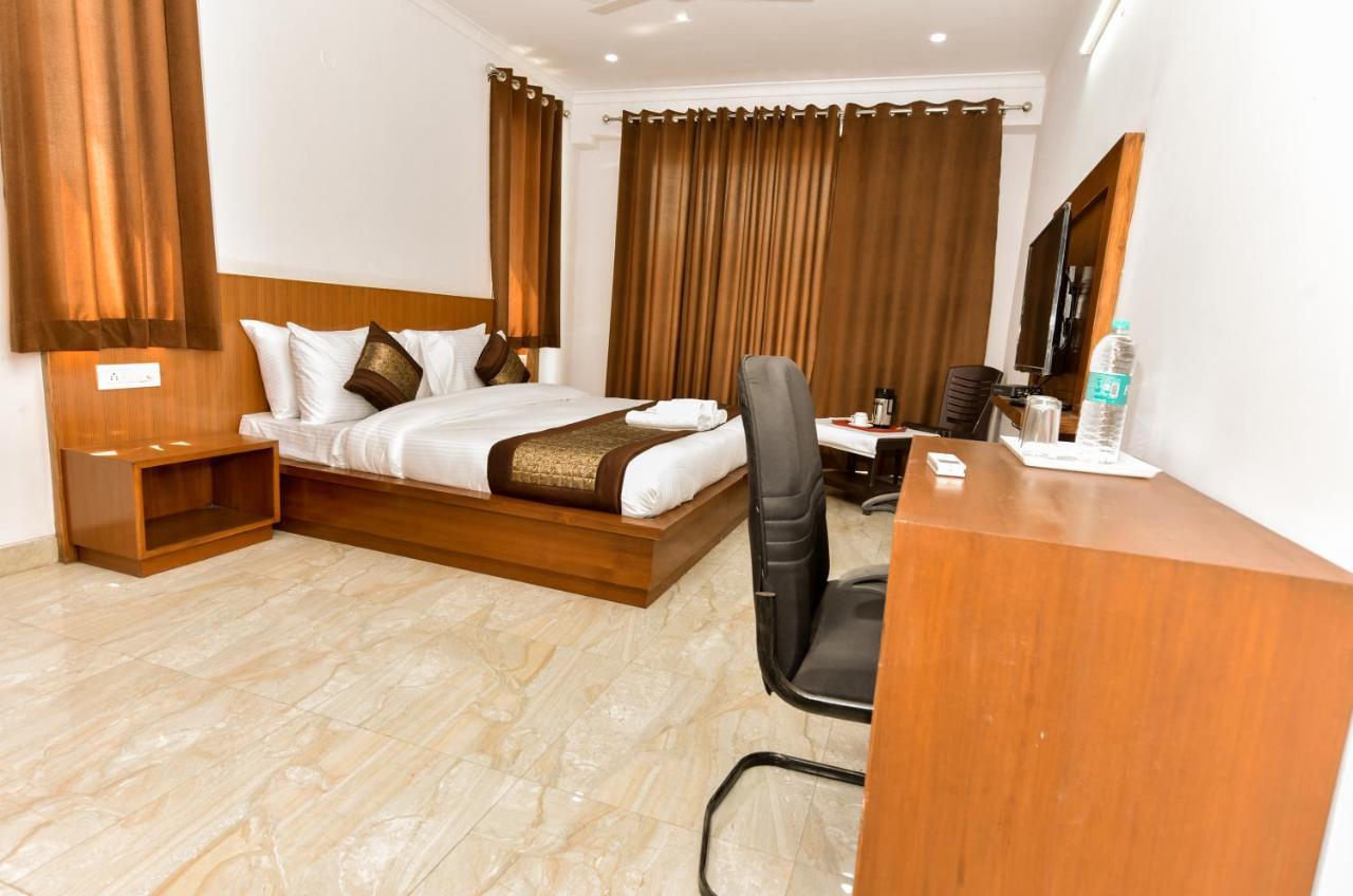Hotel Luxury Collection Gurgáon Kültér fotó